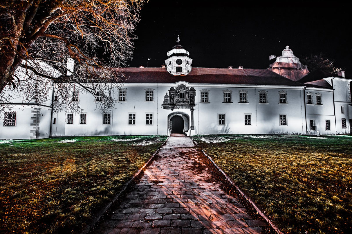 Zamek w Głogówku nocą